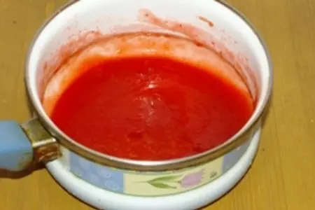 Торт шоколадный с клубникой: шаг 2