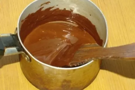 Торт шоколадный с клубникой: шаг 4