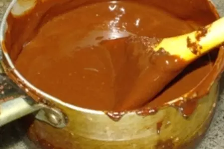 Торт шоколадный с клубникой: шаг 9