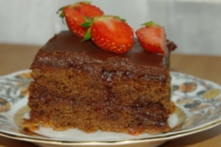 Торт шоколадный с клубникой: шаг 11
