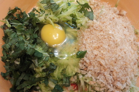 Необычный салат из кабачков.: шаг 1