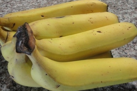 Бананы во фритюре с кунжутными семенами ! ! !: шаг 1