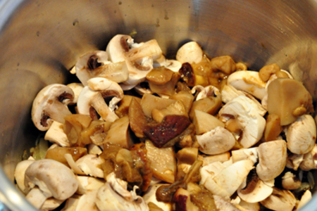 Суп-капучино из белых грибов и шампиньонов с воздушной пенкой: шаг 6