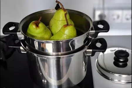 Фаршированные груши под соусом сабайон.: шаг 6