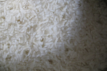 Рассыпчатый рис с луковым соусом и щупальцами кальмаров (для любителей лука): шаг 1