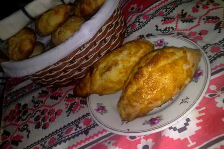 Пирожки с зелёным луком и яйцом: шаг 11