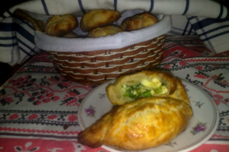 Пирожки с зелёным луком и яйцом: шаг 12