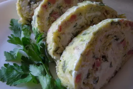 Кабачковый рулет без муки  с ветчиной и творожной начинкой.: шаг 6