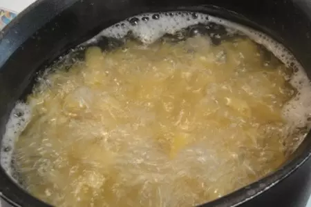 Паста с колбасками для гриля и томатным соусом: шаг 5