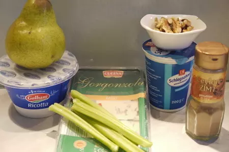 Веррины с грушей и горгонзоловым кремом: шаг 1
