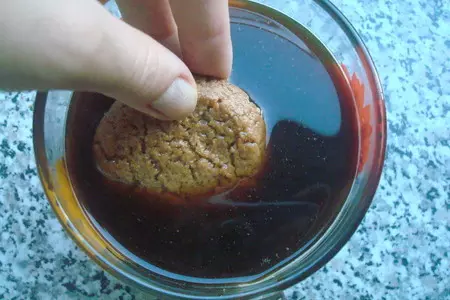 Торт-десерт с овсяным печеньем, кофе и бананами: шаг 6
