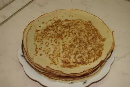 Блинная запеканка с творогом и клубникой с соусом из жимолости: шаг 10