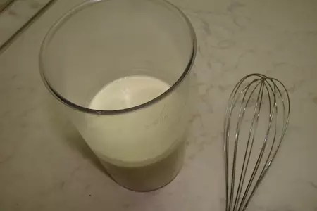 Блинная запеканка с творогом и клубникой с соусом из жимолости: шаг 17
