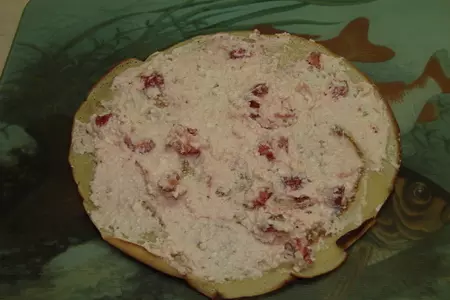 Блинная запеканка с творогом и клубникой с соусом из жимолости: шаг 19