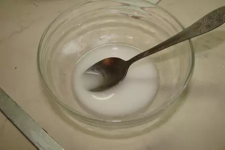 Блинная запеканка с творогом и клубникой с соусом из жимолости: шаг 23