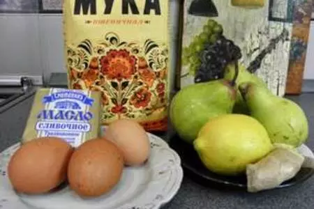 Имбирно-грушевая шарлотка на пару: шаг 1
