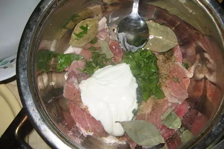 Свинина в квасе с закуской из кабачков: шаг 3