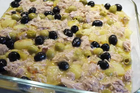 Испанский картофельный омлет (тортилья) с тунцом и оливками: шаг 5