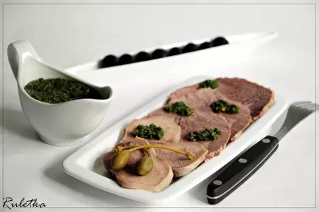 Salsa verde per bolliti di carne. мясная нарезка под зелёным соусом.: шаг 11