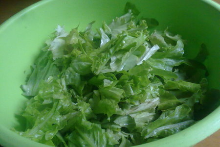 Зелёный салат с хрустящими гренками: шаг 5