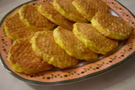 Ленивые лепешки с брынзой: шаг 1