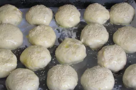 Ароматные булочки с сочной начинкой: шаг 5