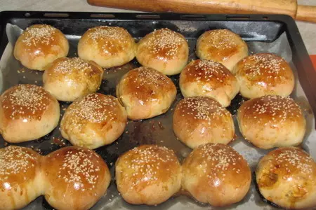 Ароматные булочки с сочной начинкой: шаг 6