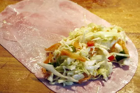 Ветчинные „каннеллони“ с начинкой из маринованной капусты: шаг 3