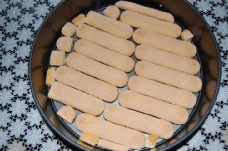 Торт-мусс с клубникой и шампанским: шаг 6