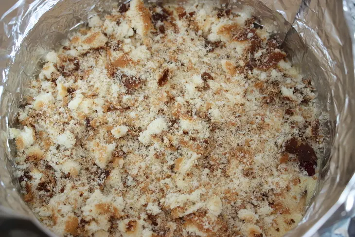 Малиновый торт с сырным и баварским кремом: шаг 3