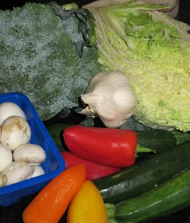 Вьетнамский салат из рисовой  лапши с овощами.: шаг 1