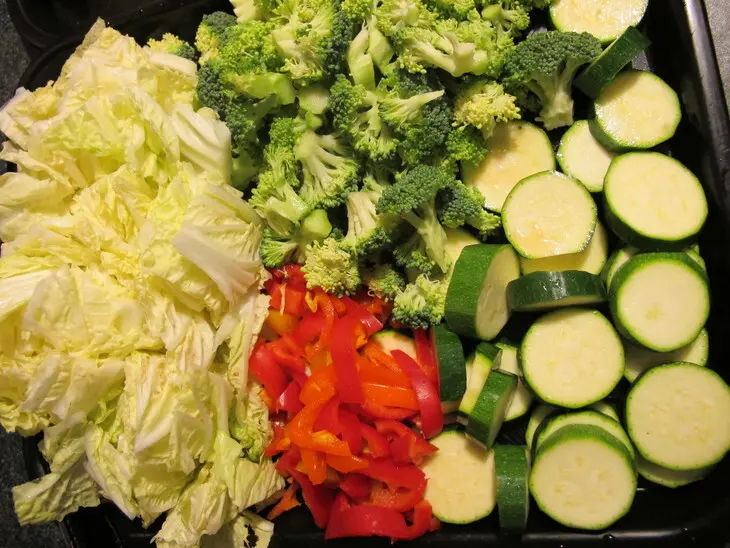 Вьетнамский салат из рисовой  лапши с овощами.: шаг 2