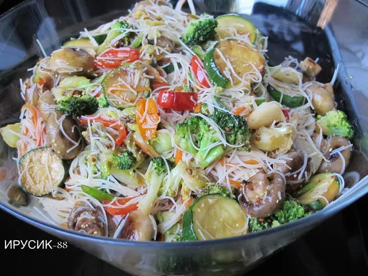 Вьетнамский салат из рисовой  лапши с овощами.: шаг 14
