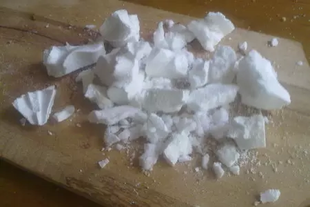 Десерт с красной смородиной, безе и овсяным печеньем: шаг 4