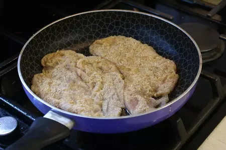 Куриное филе в панировочных сухарях :s: шаг 6