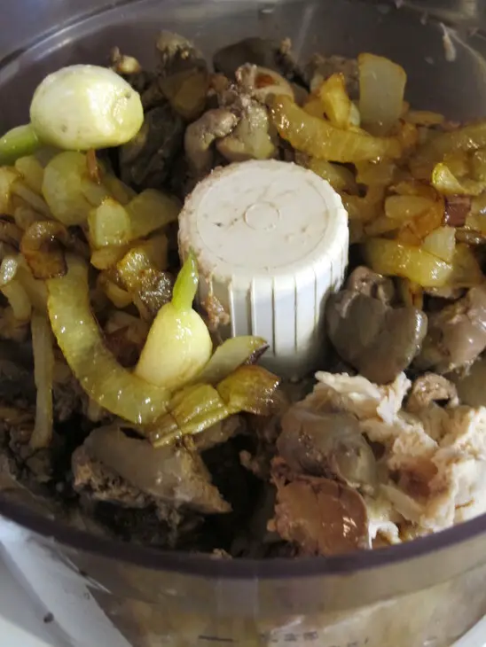 Паштет из куриной печени  и грудок с пармезаном: шаг 4