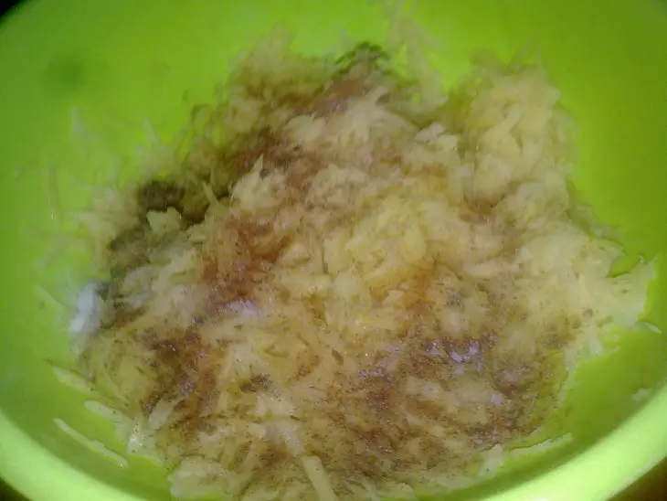 Драники с беконом и мускатным орехом: шаг 4