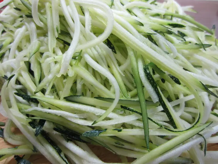Запеканка из кабачков, баклажана и курицы: шаг 2