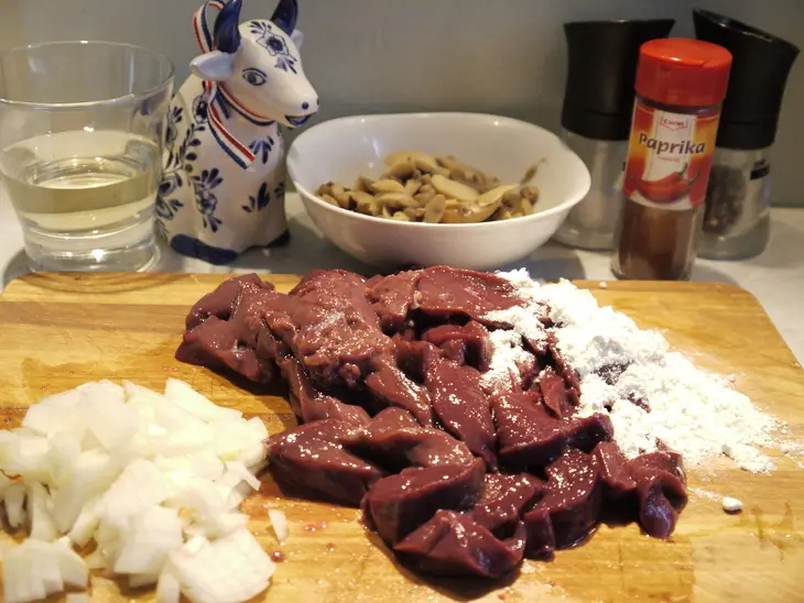 Рагу из телячьей печени по-цюрихски: шаг 1