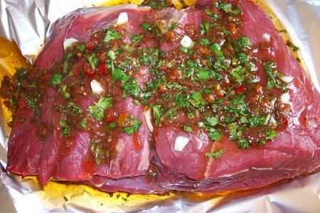 Запеченое мясо с соусом беарнез и легким салатиком.: шаг 3