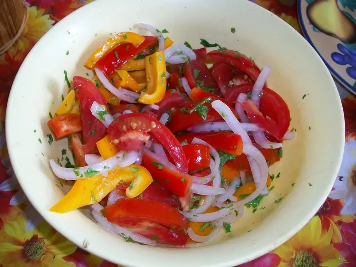Запеченое мясо с соусом беарнез и легким салатиком.: шаг 6