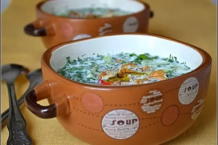 Таратор по-болгарски с грецким орехом: шаг 1