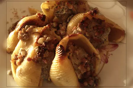 Фаршированные ракушки из пасты "lumaconi" в соусе "прощай, талия, и не возращайся!": шаг 17