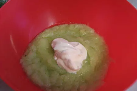 Холодный суп из кефира с рыбой: шаг 2