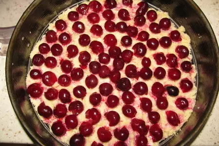 Открытый пирог с ягодками и штрейзелем: шаг 1