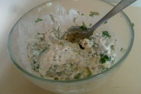 Тёплая картофельная закуска с йогуртовым соусом: шаг 4