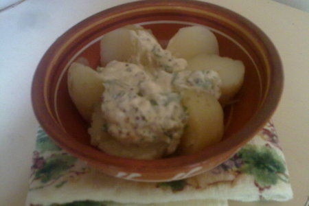 Тёплая картофельная закуска с йогуртовым соусом: шаг 5