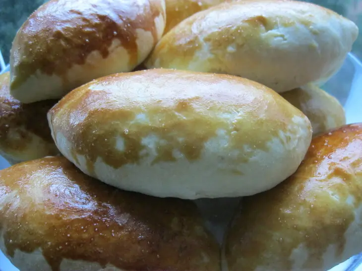 Быстрые пирожки с сочной начинкой: шаг 7