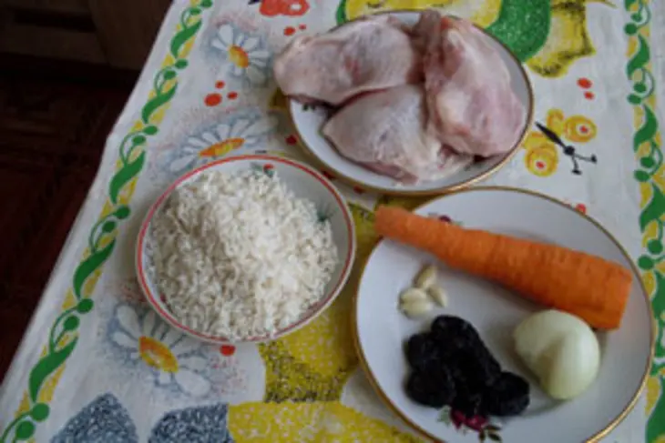 Плов с курицей и черносливом: шаг 1