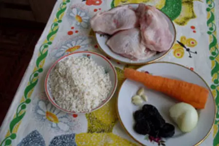 Плов с курицей и черносливом: шаг 1